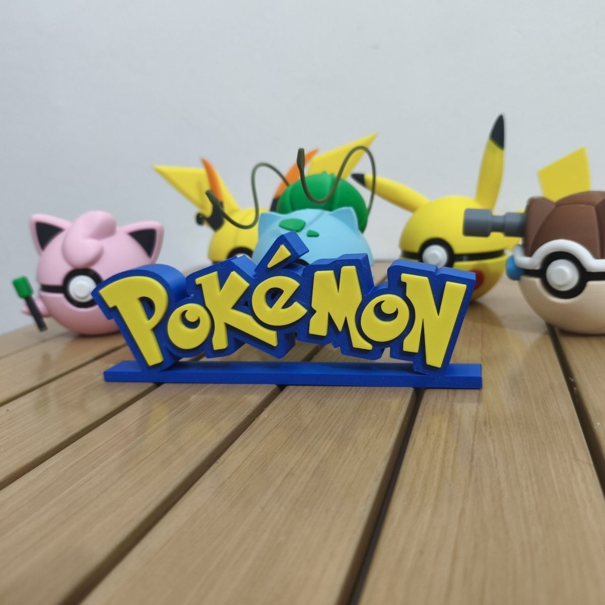 Espositore con logo Pokemon, n - Cosplay Prop Display recensione e prezzo